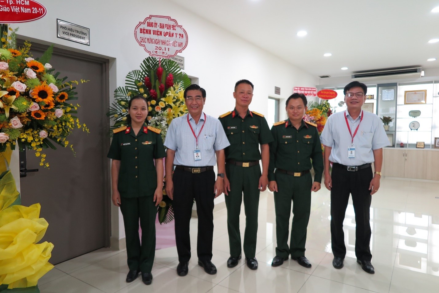 Ban Giám đốc Hubet5555 tải ứng dụng Quân Y 7A chúc mừng ngày Nhà giáo Việt Nam